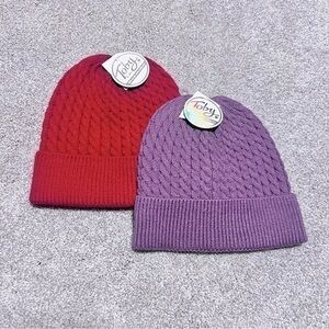 💚NWT Set of two Toby & Me women’s beanies